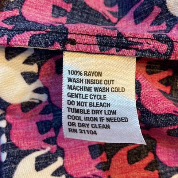 Crown & Ivy Women's Elephant Print Button Down Top SMALL Roll Tab Sleeves V-neck - Picture 7 of 7